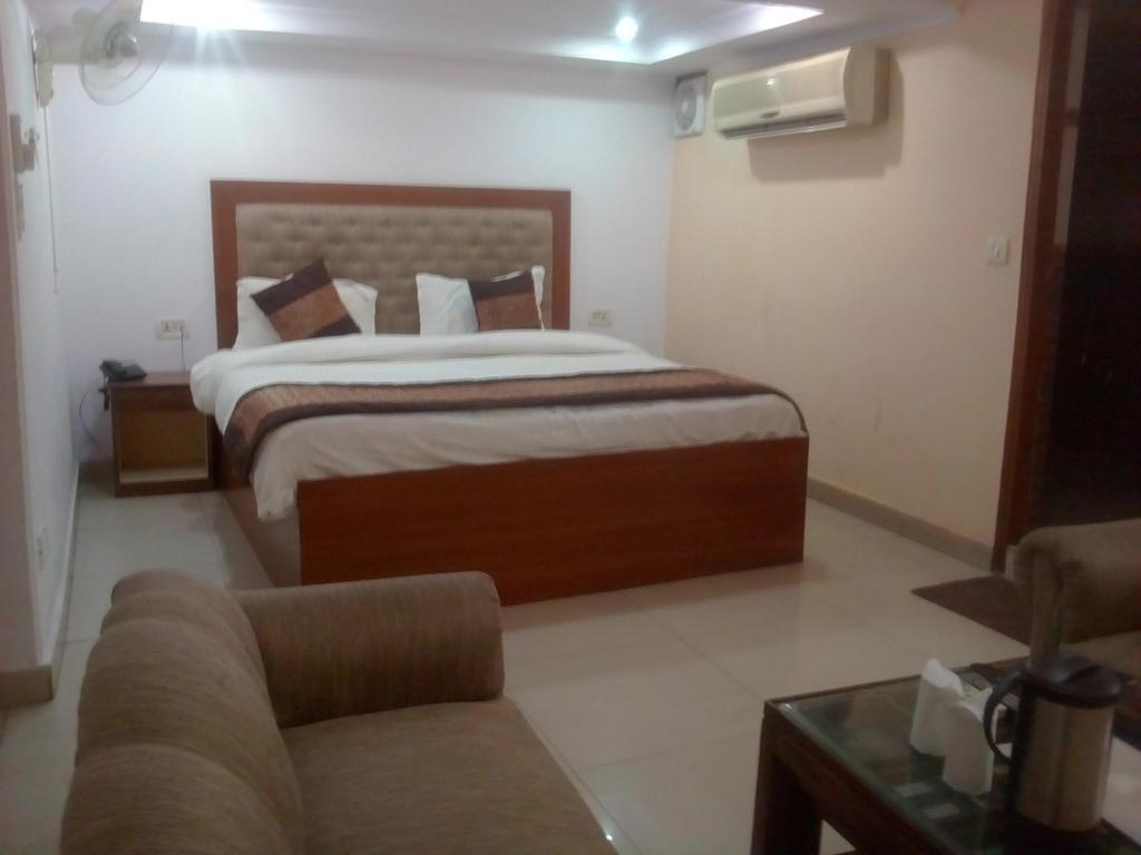 OYO 15515 Hotel Landmark Inn Delhi  Exterior foto